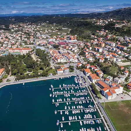 Apartament Lovely In