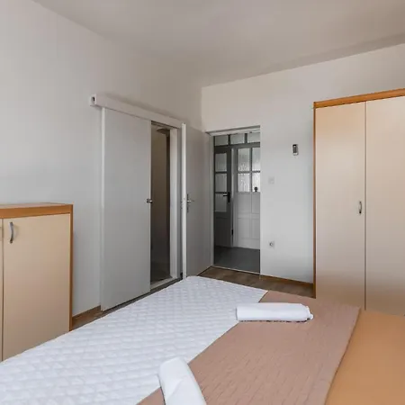 Apartament Lovely In *