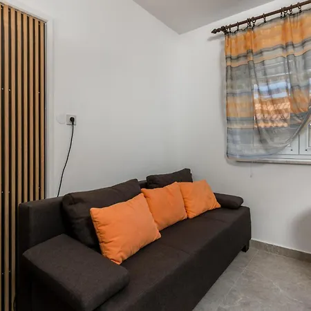 Lovely In Barbat na Rabu